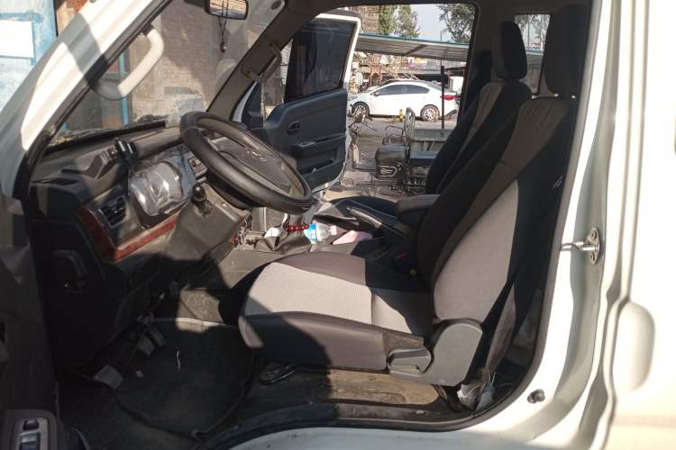 Used CHANGAN KUAYUE Zhe D5 2021 1.6L Standard Edition Single-Row Cargo Bed with Double Rear Wheels 3750mm Cargo Box DAM16KL Left Front Seat
