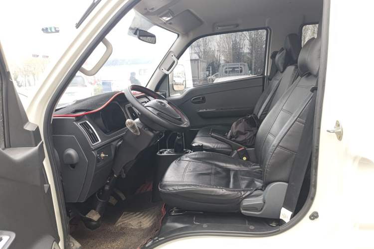 Used CHANGAN KUAYUE Zhe D5 2021 1.6L Standard Edition Double-Cab Flatbed with Dual Rear Wheels 3050mm Cargo Bed DAM16KL Left Front Seat