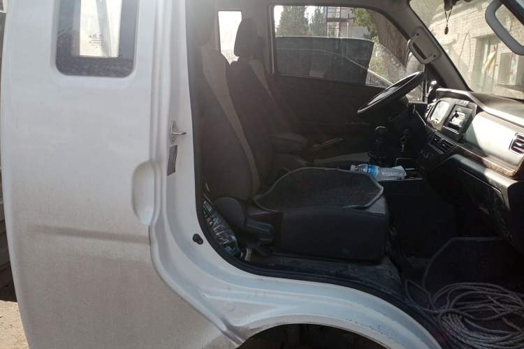 Used CHANGAN KUAYUE Zhe D5 2021 1.6L Standard Edition Single-Row Cargo Bed with Double Rear Wheels 3750mm Cargo Box DAM16KL Left Rear Seat