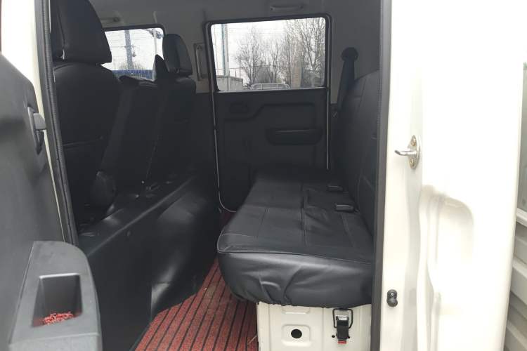 Used CHANGAN KUAYUE Zhe D5 2021 1.6L Standard Edition Double-Cab Flatbed with Dual Rear Wheels 3050mm Cargo Bed DAM16KL Left Rear Seat