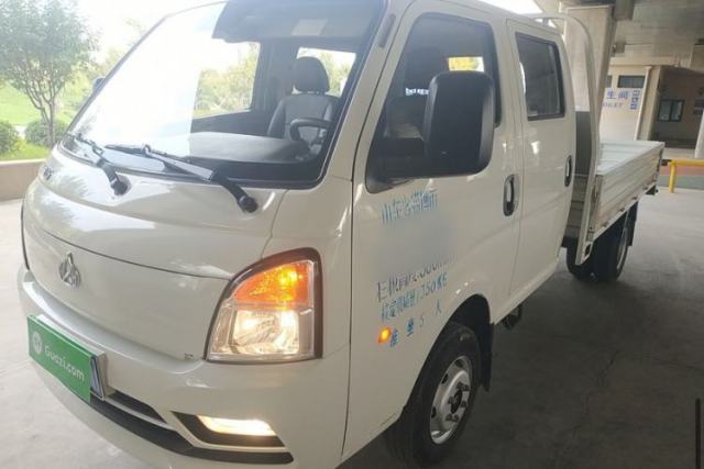 Used CHANGAN KUAYUE Zhe D5 2021 1.6L Standard Edition Double-Cab Flatbed with Dual Rear Wheels 3050mm Cargo Bed DAM16KL