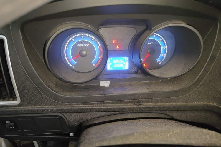 Used CHANGAN KUAYUE Zhe D5 2021 1.6L Standard Edition Double-Cab Flatbed with Dual Rear Wheels 3050mm Cargo Bed DAM16KL Odometer Close Up