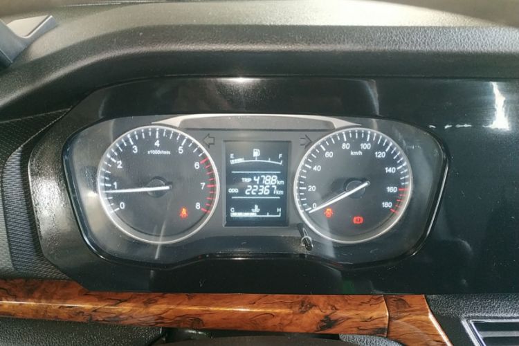 Used CHANGAN KUAYUE Zhe D5 2021 1.6L Standard Edition Double-Cab Flatbed with Dual Rear Wheels 3050mm Cargo Bed DAM16KL Odometer Close Up
