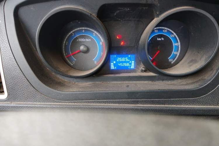 Used CHANGAN KUAYUE Zhe D5 2021 1.6L Standard Edition Single-Row Crew Cab with Dual Rear Wheels 3400mm Cargo Bed DAM16KL Odometer Close Up