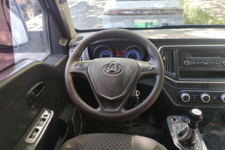 Used CHANGAN KUAYUE Zhe D5 2021 1.6L Comfort Edition Double-Cab Flatbed with Dual Rear Wheels 3050mm Cargo Bed DAM16KL Steering Wheel
