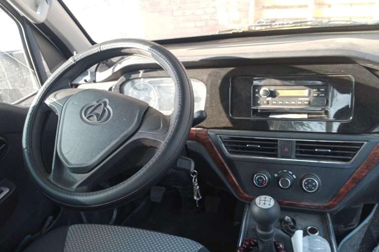 Used CHANGAN KUAYUE Zhe D5 2021 1.6L Standard Edition Single-Row Cargo Bed with Double Rear Wheels 3750mm Cargo Box DAM16KL Steering Wheel