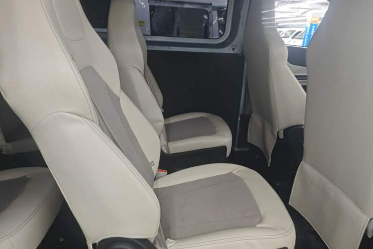Used CHANGAN KUAYUE Starlight EV 2025 9-Passenger Passenger Vehicle—350km Comfort Edition Left Rear Seat