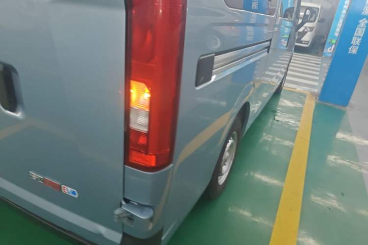 Used CHANGAN KUAYUE Starlight EV 2025 9-Passenger Passenger Vehicle—350km Comfort Edition Right Rear Taillight