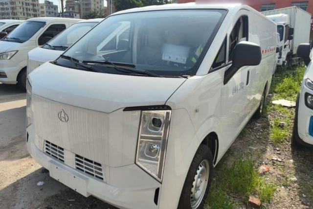 Used Starlight EV 2025 Model 3-Passenger Van, 305 km, Comfort Edition