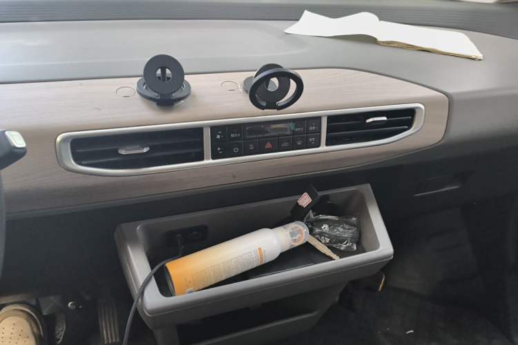 Used CHANGAN KUAYUE Starlight EV 2025 Model 7-Passenger Passenger Vehicle, 350 km, Comfort Edition Audio And AC Panel