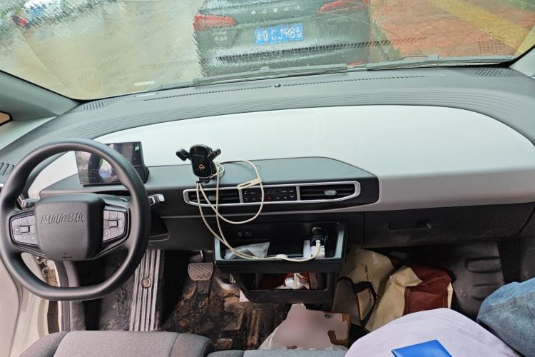 Used CHANGAN KUAYUE Starlight EV 2025 Model 3-Passenger Van, 305 km, Comfort Edition Center Console