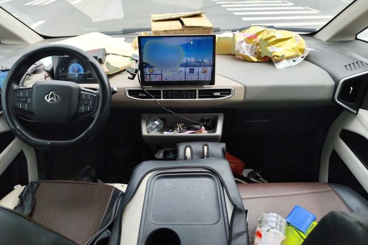 Used CHANGAN KUAYUE Starlight EV 2025 Model 7-Passenger Passenger Vehicle, 350 km, Luxury Edition Center Console