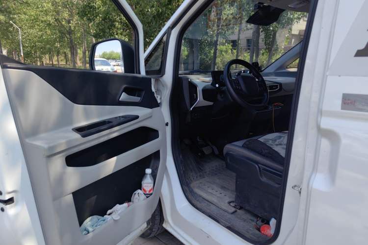 Used CHANGAN KUAYUE Starlight EV 2025 Model 3-Passenger Van, 305 km, Luxury Edition Driver Seat
