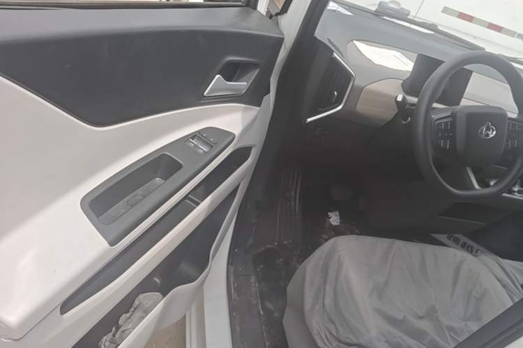 Used CHANGAN KUAYUE Starlight EV 2025 Model 3-Passenger Van, 305 km, Comfort Edition Driver Seat