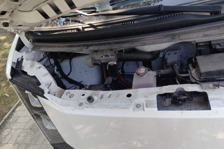 Used CHANGAN KUAYUE Starlight EV 2025 Model 3-Passenger Van, 305 km, Luxury Edition Engine Bay Right