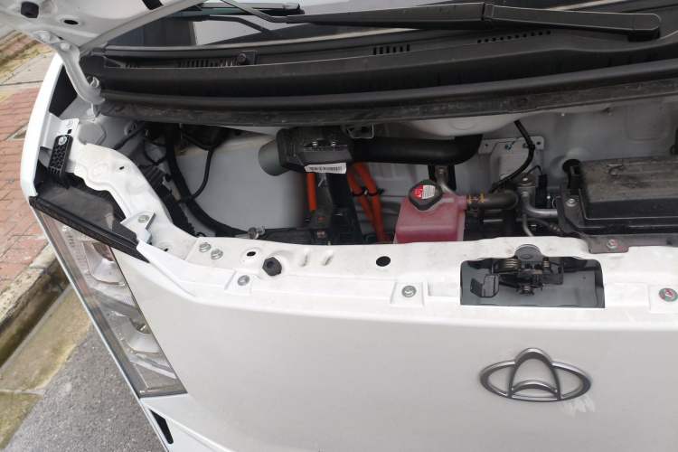 Used CHANGAN KUAYUE Starlight EV 2025 Model 3-Passenger Van, 350 km, Luxury Edition Engine Bay Right