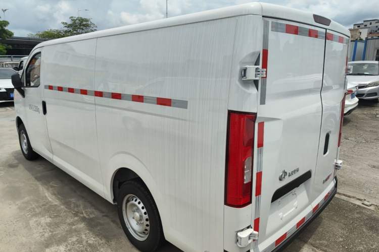 Used CHANGAN KUAYUE Starlight EV 2025 Model 3-Passenger Van, 305 km, Comfort Edition Exterior 2