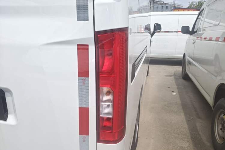 Used CHANGAN KUAYUE Starlight EV 2025 Model 3-Passenger Van, 305 km, Comfort Edition Exterior 3