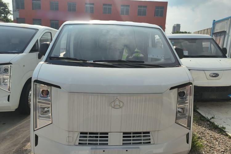 Used CHANGAN KUAYUE Starlight EV 2025 Model 3-Passenger Van, 300 km, Comfort Edition Front