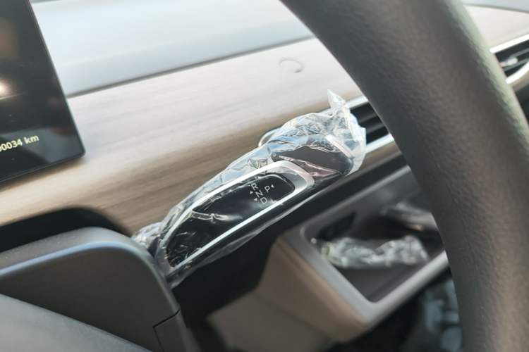 Used CHANGAN KUAYUE Starlight EV 2025 Model 3-Passenger Van, 300 km, Comfort Edition Gear Lever
