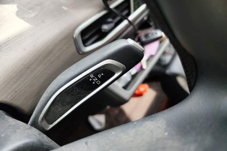 Used CHANGAN KUAYUE Starlight EV 2025 Model 7-Passenger Passenger Vehicle, 350 km, Luxury Edition Gear Lever