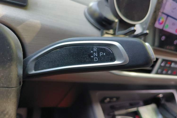 Used CHANGAN KUAYUE Starlight EV 2025 Model 7-Passenger Passenger Vehicle, 300 km, Luxury Edition Gear Lever