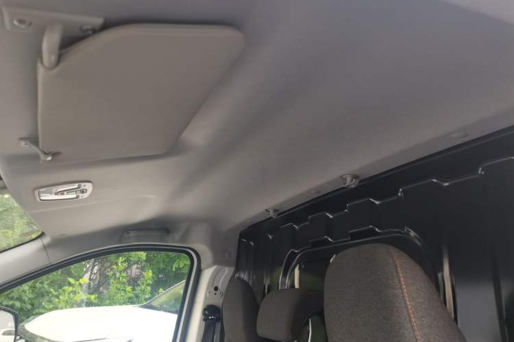 Used CHANGAN KUAYUE Starlight EV 2025 Model 3-Passenger Van, 305 km, Comfort Edition Headliner