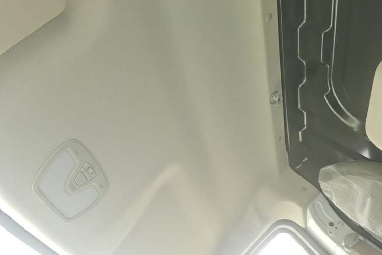 Used CHANGAN KUAYUE Starlight EV 2025 Model 3-Passenger Van, 305 km, Comfort Edition Headliner