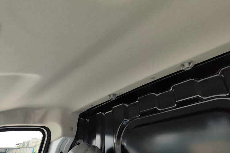 Used CHANGAN KUAYUE Starlight EV 2025 Model 3-Passenger Van, 305 km, Comfort Edition Headliner