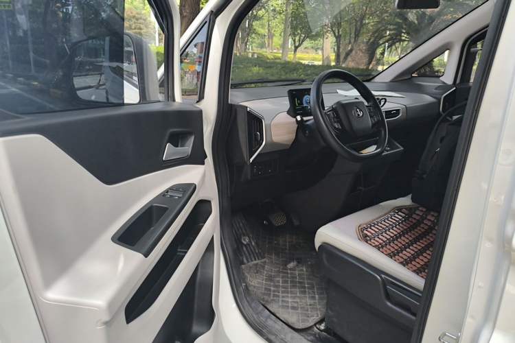 Used CHANGAN KUAYUE Starlight EV 2025 Model 7-Passenger Passenger Vehicle, 350 km, Comfort Edition Interior 3