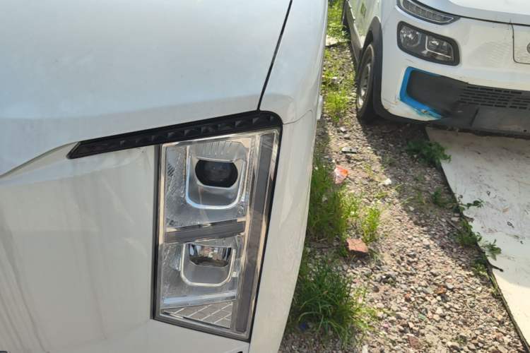Used CHANGAN KUAYUE Starlight EV 2025 Model 3-Passenger Van, 300 km, Comfort Edition Left Front Headlight