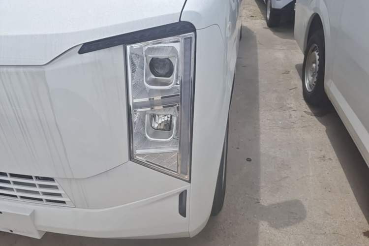 Used CHANGAN KUAYUE Starlight EV 2025 Model 3-Passenger Van, 305 km, Comfort Edition Left Front Headlight