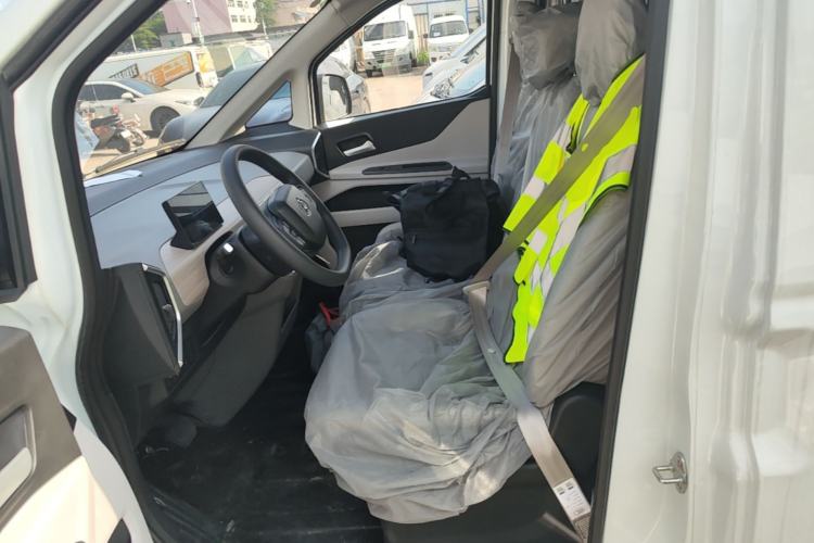 Used CHANGAN KUAYUE Starlight EV 2025 Model 3-Passenger Van, 300 km, Comfort Edition Left Front Seat
