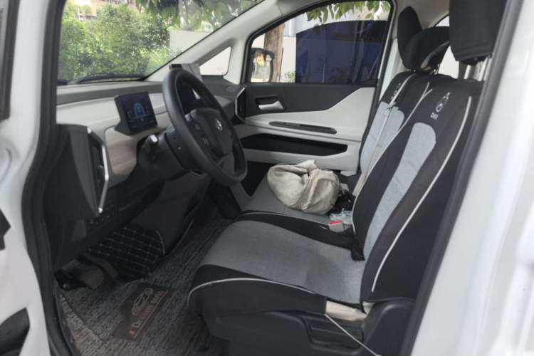 Used CHANGAN KUAYUE Starlight EV 2025 Model 7-Passenger Passenger Vehicle, 350 km, Luxury Edition Left Front Seat