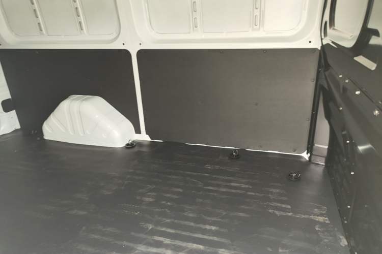Used CHANGAN KUAYUE Starlight EV 2025 Model 3-Passenger Van, 305 km, Comfort Edition Left Rear Seat