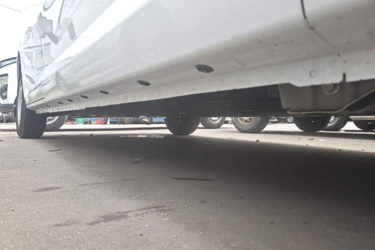 Used CHANGAN KUAYUE Starlight EV 2025 Model 3-Passenger Van, 305 km, Comfort Edition Left Side Sill