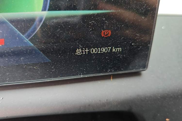Used CHANGAN KUAYUE Starlight EV 2025 Model 3-Passenger Van, 305 km, Comfort Edition Odometer Close Up