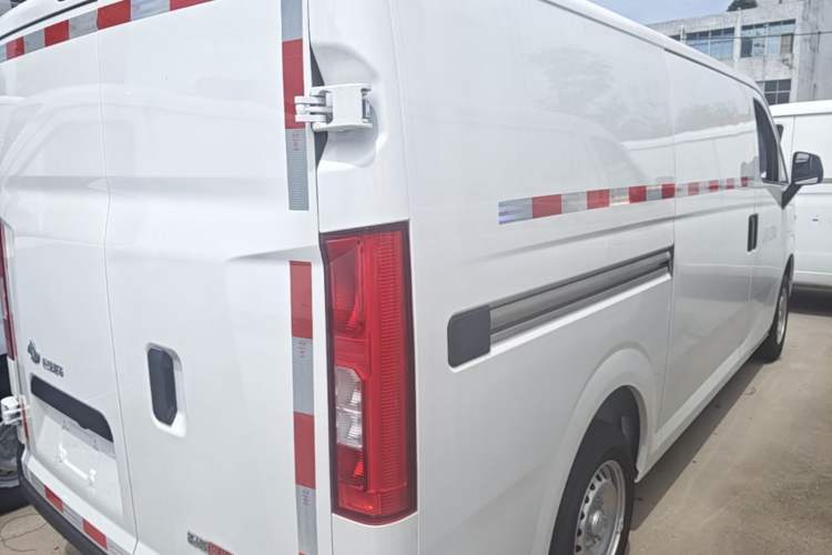 Used CHANGAN KUAYUE Starlight EV 2025 Model 3-Passenger Van, 305 km, Comfort Edition Rear Right 45 Deg