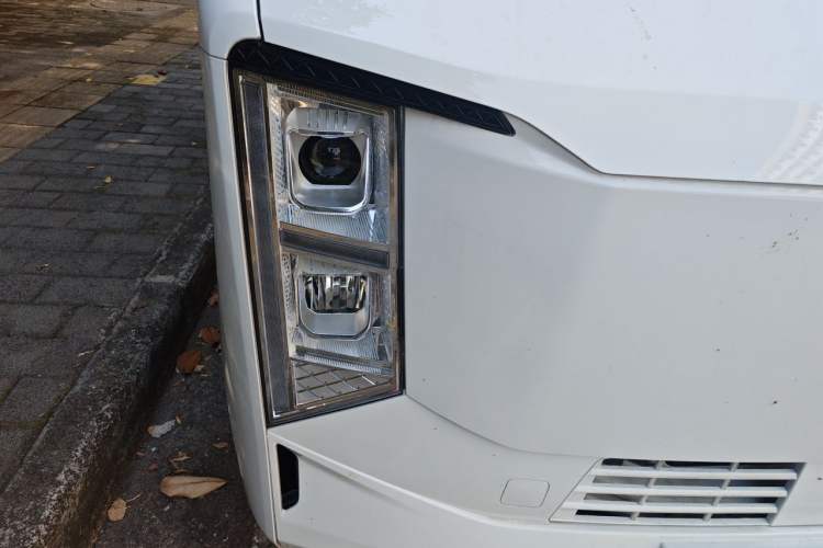Used CHANGAN KUAYUE Starlight EV 2025 Model 7-Passenger Passenger Vehicle, 350 km, Comfort Edition Right Front Headlight