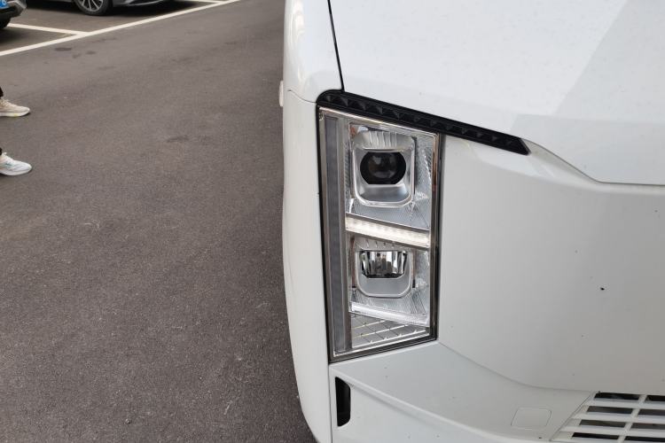 Used CHANGAN KUAYUE Starlight EV 2025 Model 3-Passenger Van, 350 km, Comfort Edition Right Front Headlight