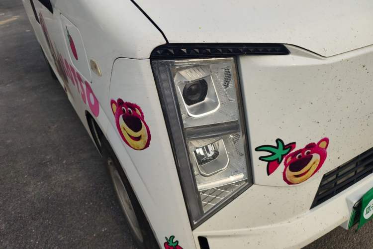 Used CHANGAN KUAYUE Starlight EV 2025 Model 7-Passenger Passenger Vehicle, 350 km, Comfort Edition Right Front Headlight