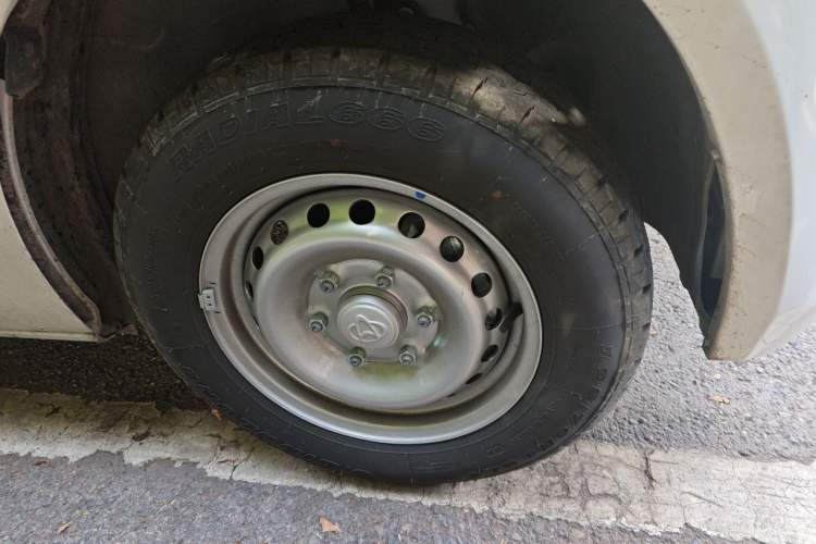 Used CHANGAN KUAYUE Starlight EV 2025 Model 7-Passenger Passenger Vehicle, 350 km, Comfort Edition Right Front Wheel Hub