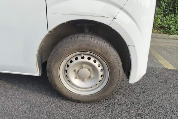 Used CHANGAN KUAYUE Starlight EV 2025 Model 300 km Fast-Charging Comfort Edition—Van Right Front Wheel Hub