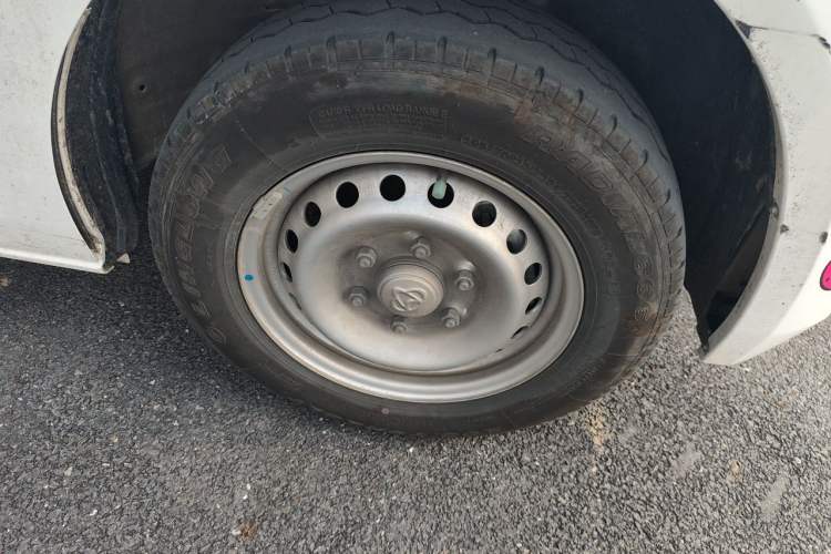 Used CHANGAN KUAYUE Starlight EV 2025 Model 7-Passenger Passenger Vehicle, 350 km, Comfort Edition Right Front Wheel Hub
