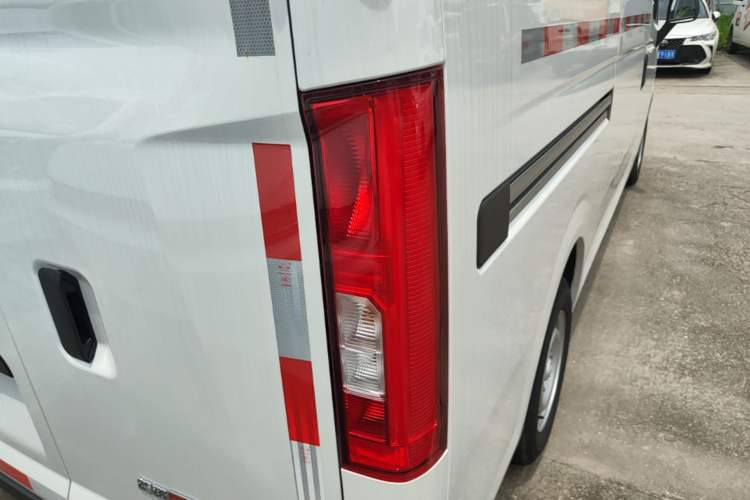 Used CHANGAN KUAYUE Starlight EV 2025 Model 3-Passenger Van, 305 km, Comfort Edition Right Rear Taillight