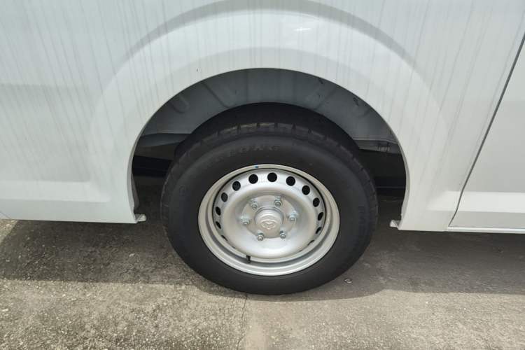 Used CHANGAN KUAYUE Starlight EV 2025 Model 3-Passenger Van, 305 km, Comfort Edition Right Rear Wheel Hub