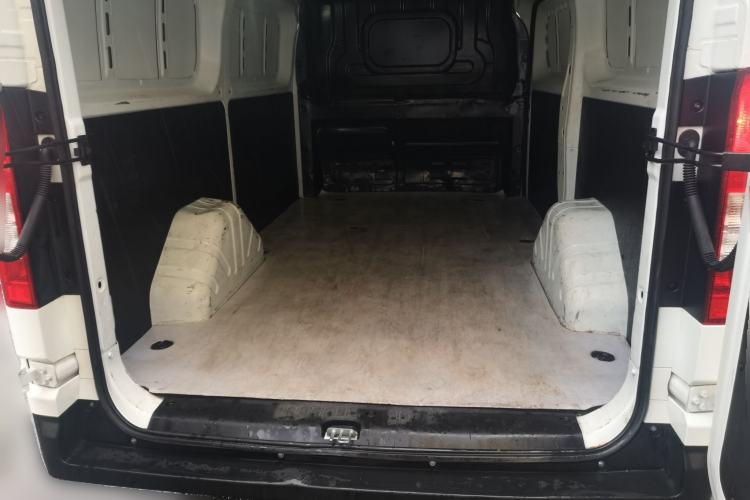Used CHANGAN KUAYUE Starlight EV 2025 Model 3-Passenger Van, 305 km, Comfort Edition Trunk