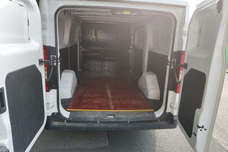 Used CHANGAN KUAYUE Starlight EV 2025 Model 300 km Fast-Charging Comfort Edition—Van Trunk