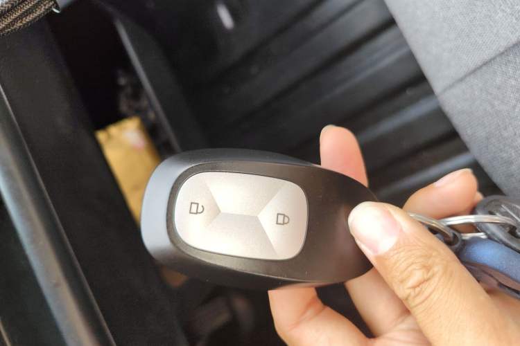 Used CHANGAN KUAYUE Starlight EV 2025 Model 300 km Fast-Charging Comfort Edition—Van Vehicle Key