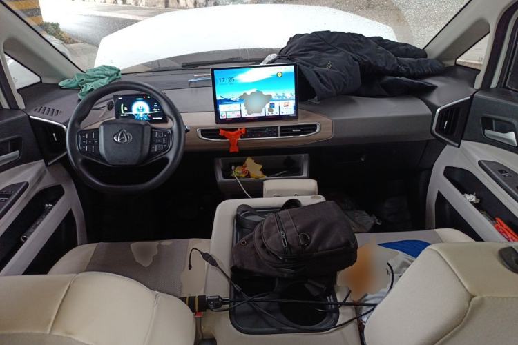Used CHANGAN KUAYUE Starlight EV 2026 Model 7-Passenger Passenger Vehicle—470km Luxury Version Center Console